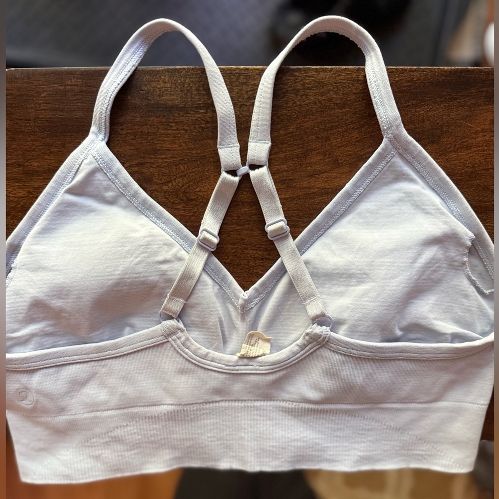 Lululemon Ebb to Street Bra Light Support C/D Cup Pastel Blue Size 10 - Picture 4 of 7